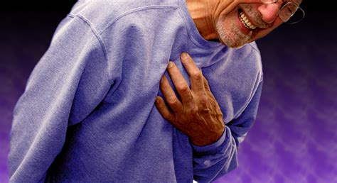 Dhimbjet <b>e</b> tensionit shpesh vijnë <b>nga</b> <b>stresi</b>. . Dhimbja e zemres nga stresi